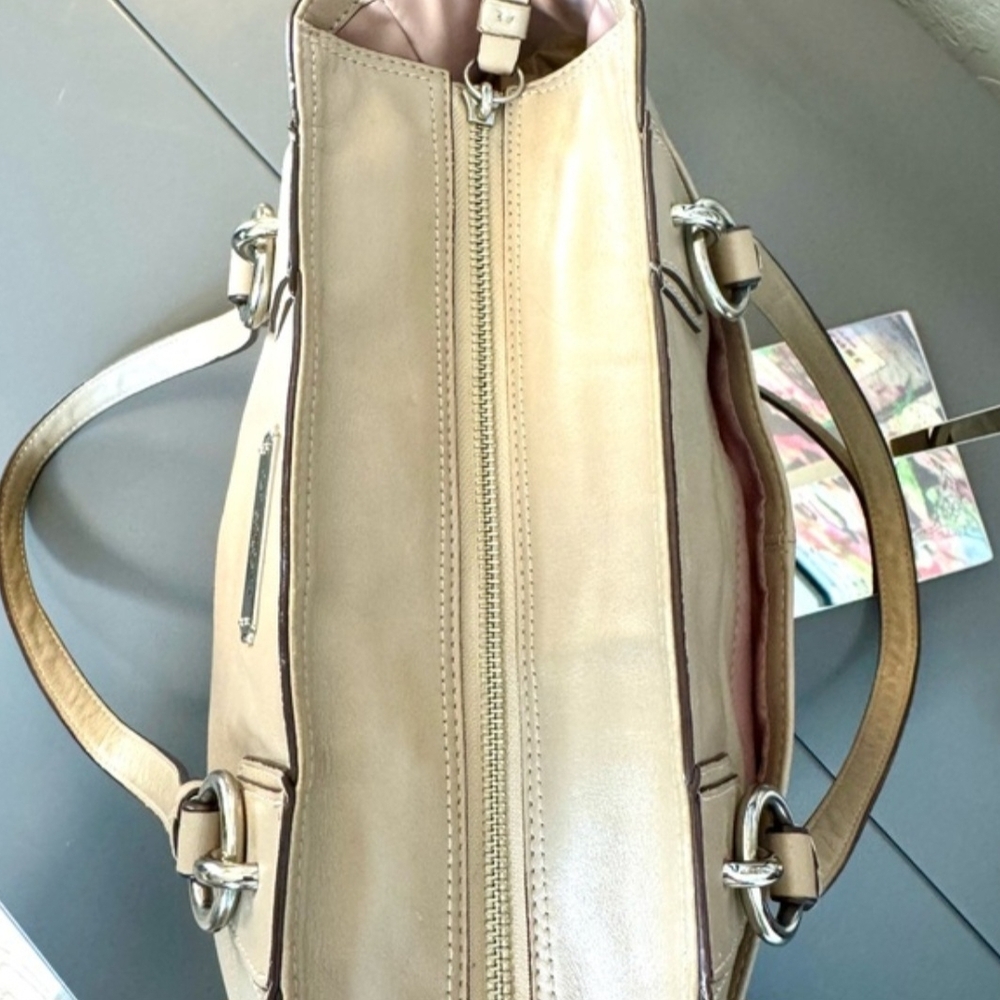 Coach Gallery East West Tote - Picture 4 of 6